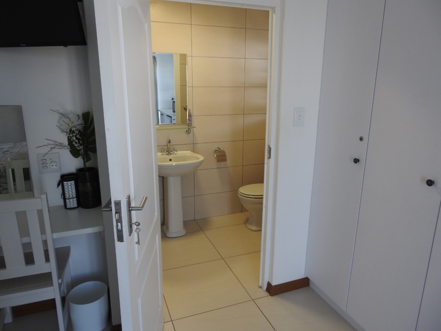 3 Bedroom Property for Sale in Hoogland Western Cape